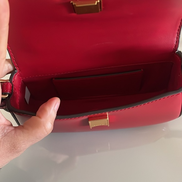 New, tory burch britten smooth mini top handle red crossbody $350 - Picture 8 of 16